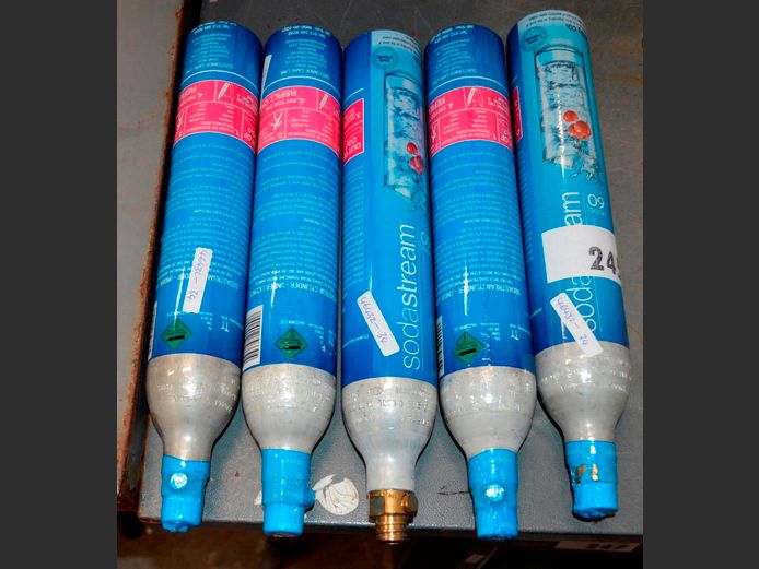 LOT OF 5: SODA STREAM CYLINDERS [4 x Full, 1 x Empty]