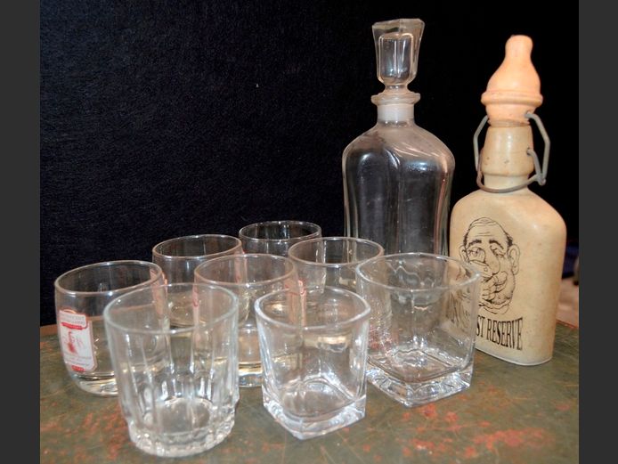 LOT: 2 x DECANTERS & TUMBLERS