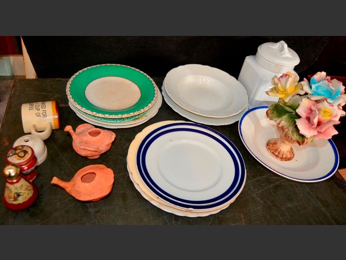 CLARICE CLIFF, ALFRED MEAKIN & SHELLEY: PLATES, ROSE ORNAMENT, JAR WITH LID, etc [Damage to some pieces]