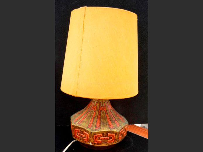 MID-CENTURY CERAMIC TABLE LAMP WITH SHADE, 43cm High