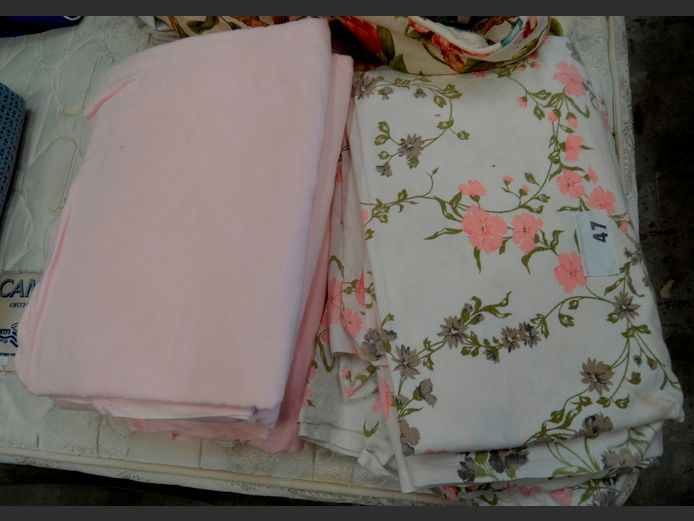 WINTER SHEETS: PINK & FLORAL PATTERNED