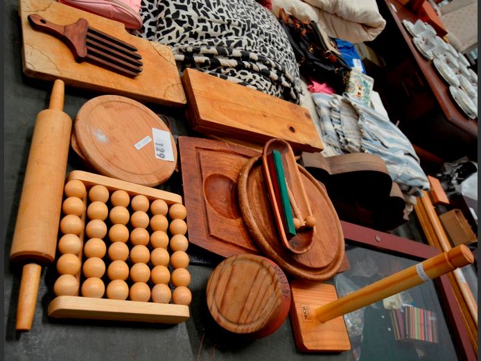 TERRACOTTA SALT SERVER, WOODEN CHOPPING BOARDS, ROLLING PIN, etc