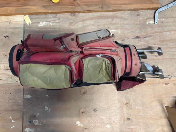 Red Golf Bag (L) with 11 x Clubs