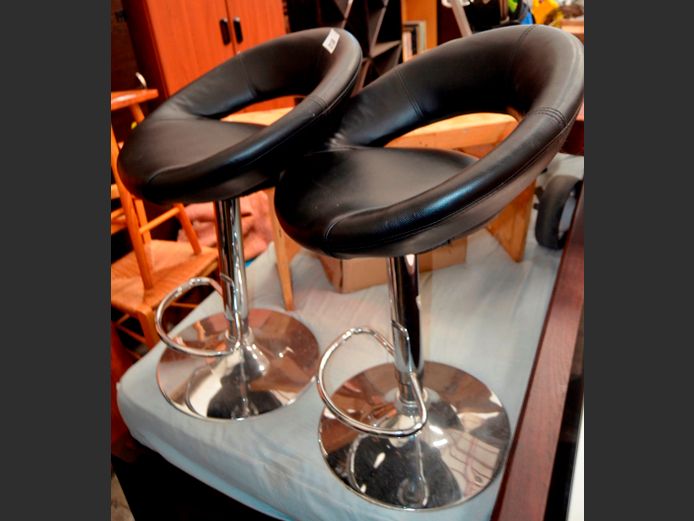PAIR BLACK LEATHER TOUCH & CHROME GAS LIFT BAR CHAIRS
