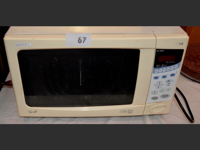 LG ELECTRONIC MICROWAVE [Switches on, untested further]