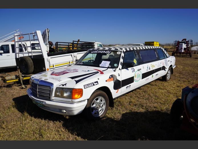 MB Limo / HPY566FS / 1983