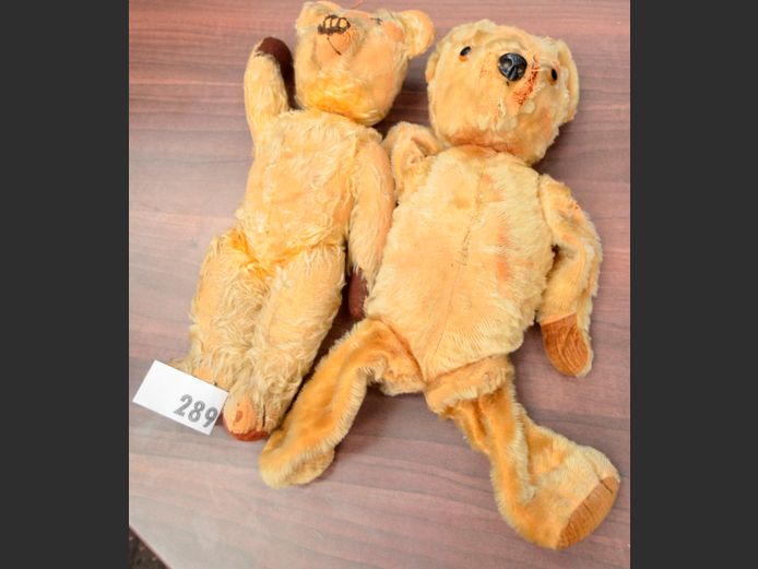 LOT: 2 x VINTAGE TEDDY BEARS, 44cm & 46cm Long [In need of restoration]