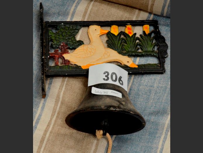 ANTIQUE CAST IRON DUCK DECORATED WALL MOUNT BELL, 21 x 20cm