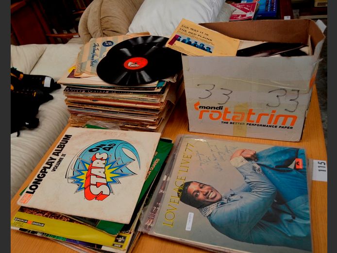 COLLECTION LP RECORDS & 7 SINGLES