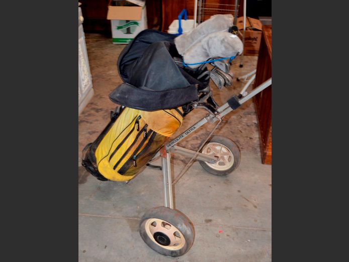 TONEY PENNA GOLF BAG WITH 12 CLUBS
