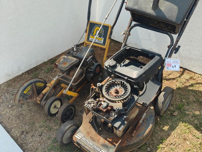 LAWNMOWER & EDGE TRIMMER