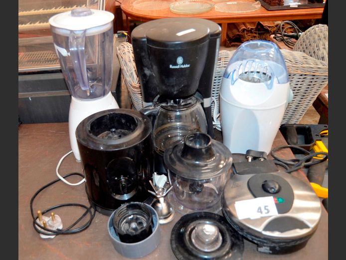 RUSSELL HOBBS COFFEE PERCOLATOR, WAFFLE MAKER, POPCORN MAKER, BRAUN & OTTIMO JUICERS, etc [Untested] [32,33]