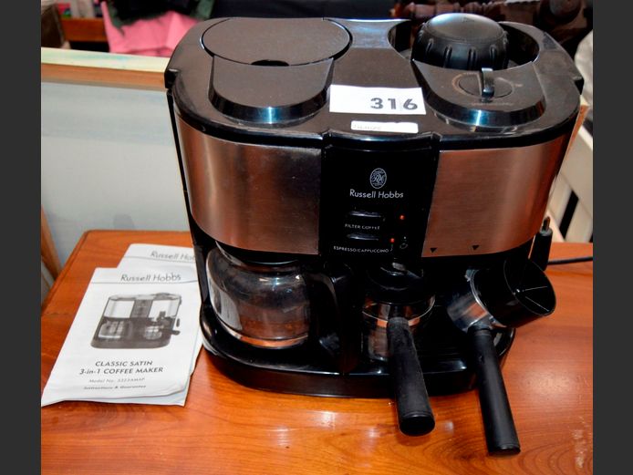 RUSSELL HOBBS ESPRESSO/CAPPUCCINO MAKER [Switches on]