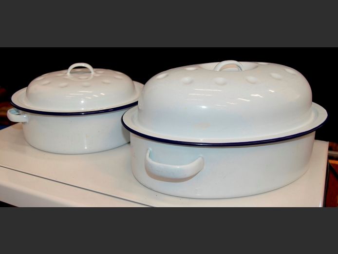 LOT OF 2: WHITE ENAMEL DOUBLE ROASTERS, 27 x 20cm & 21cm Diameter