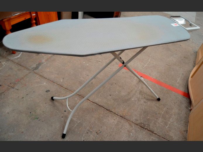 BRABANTIA IRONING BOARD
