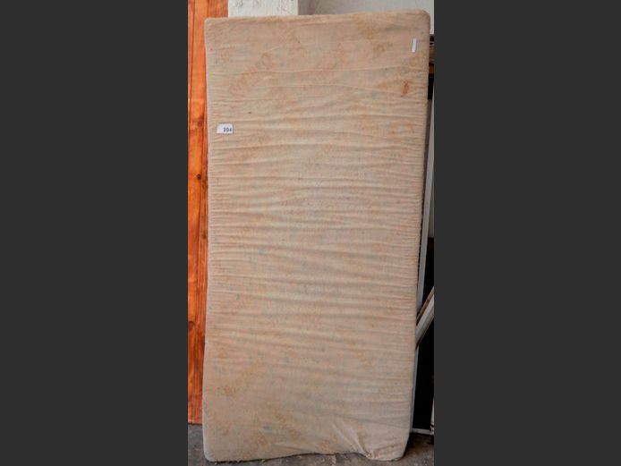 LOT: 2 x FOAM SINGLE MATTRESSES [Filthy]