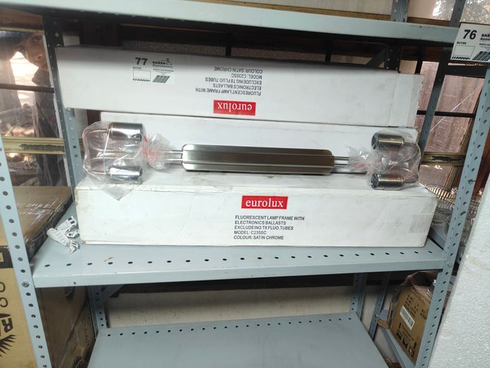 4 X FLUORESCENT LIGHT FITTINGS