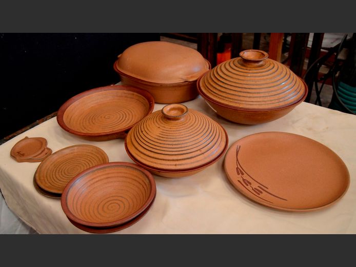 ARGILLA POTTERY: DOUBLE ROASTER, SERVING DISHES WITH LIDS, etc