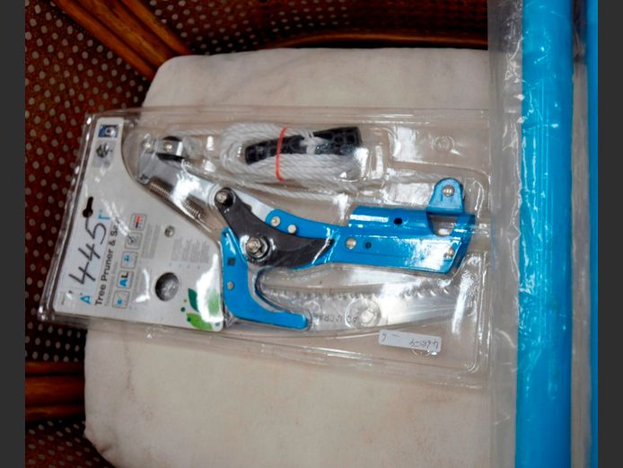 LOT: AQUACRAFT TREE PRUNER & A SAW