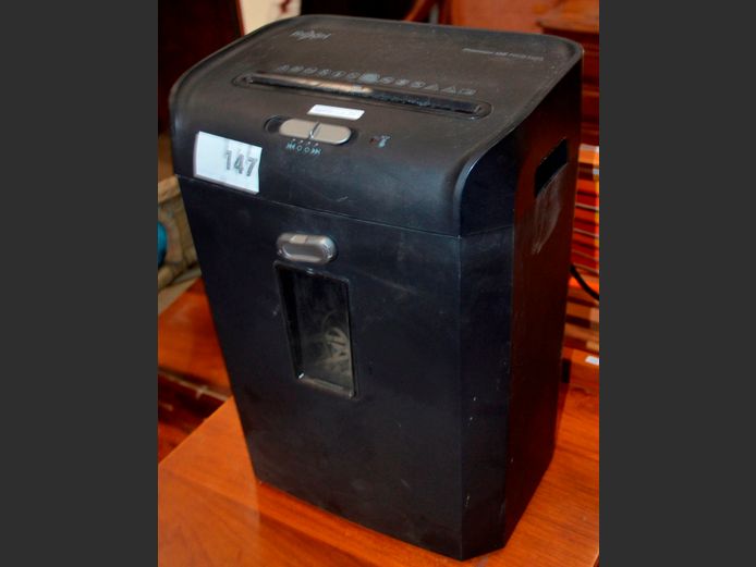 REXEL PAPER SHREDDER [Switches on, untested further]