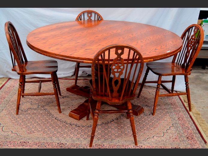 CIRCULAR OAK 6-SEATER DINING TABLE WITH 4 WINDSOR CHAIRS