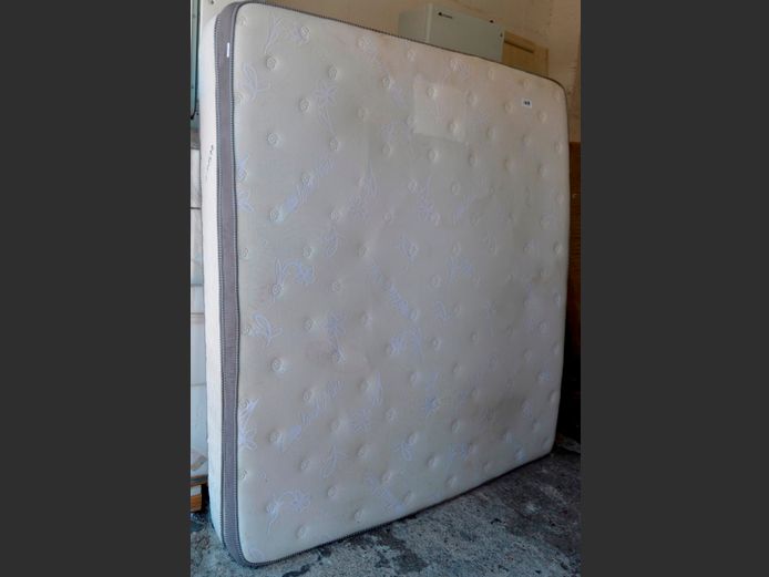 CLOUD NINE KING SIZE EXTRA LENGTH MATTRESS