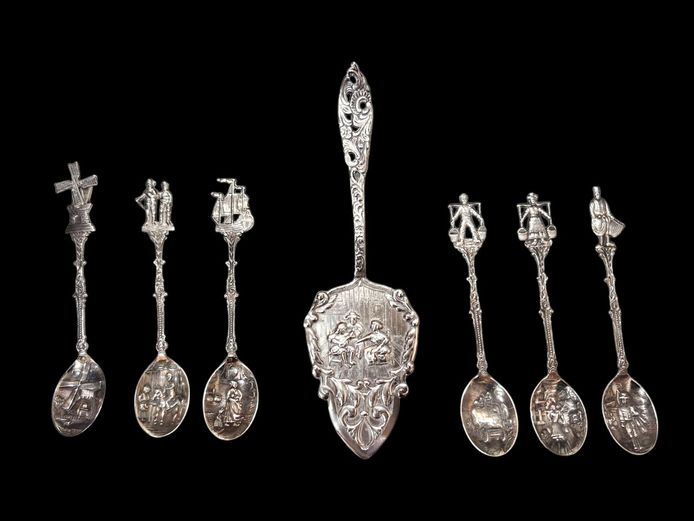 Collection of Silver Plated Dutch Cake Lifter & Teaspoons