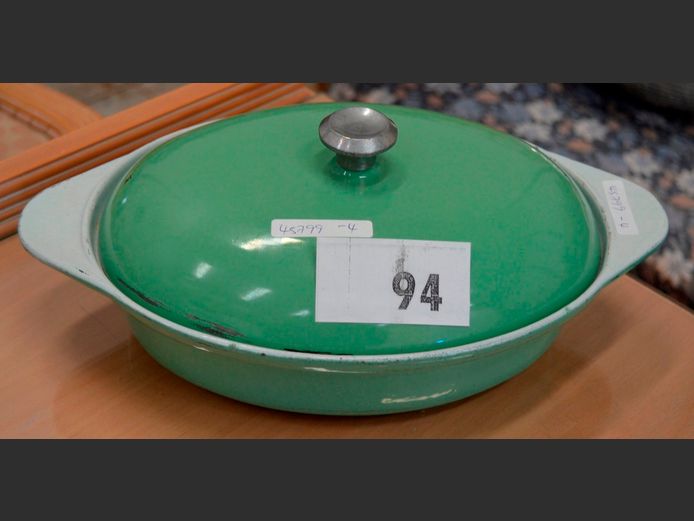 GREEN ENAMEL & CAST IRON OVAL POT WITH LID, 26 x 20 x 7cm