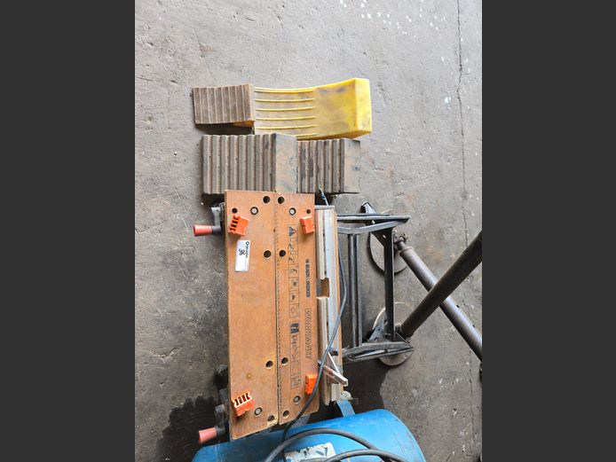1 x WORKTABLE, 2 x STEEL STANDS, 3 x RUBBER STOPPERS