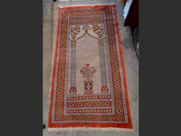 RED, BEIGE & BLACK PERSIAN RUG, 153 x 77cm