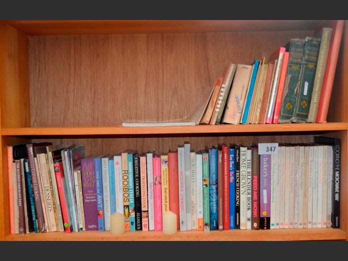 LOT ON 2 SHELVES: RECIPE BOOKS