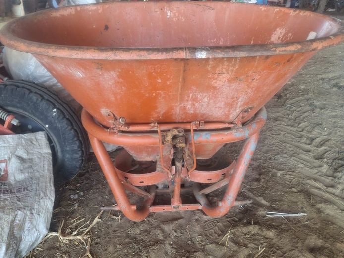 300L Dubbel Disc 
Kunsmis Strooier 