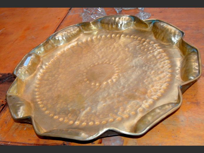 BEATEN BRASS TRAY, 55cm Diameter