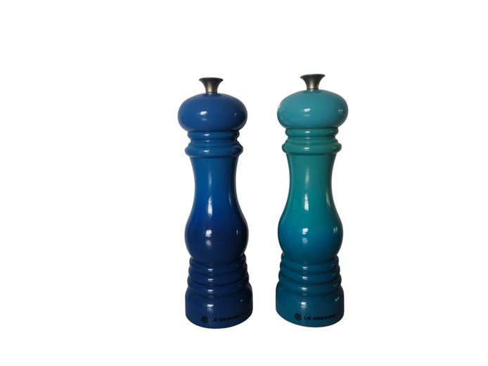 Le Creuset Gloss Finish Salt and Pepper Mills