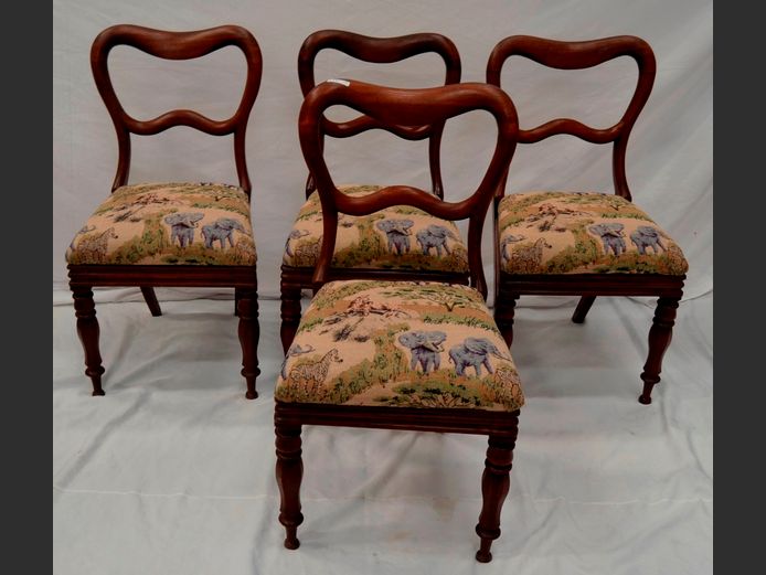 SET OF 4 VICTORIAN MAHOGANY BUSTLE BACK CHAIRS WITH TAPESTRY UPHOLSTERED SEATS