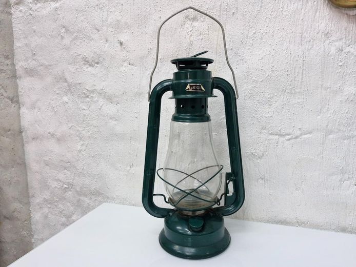 Green Sunlight Hurricane Lantern - Classic Kerosene Oil Lamp