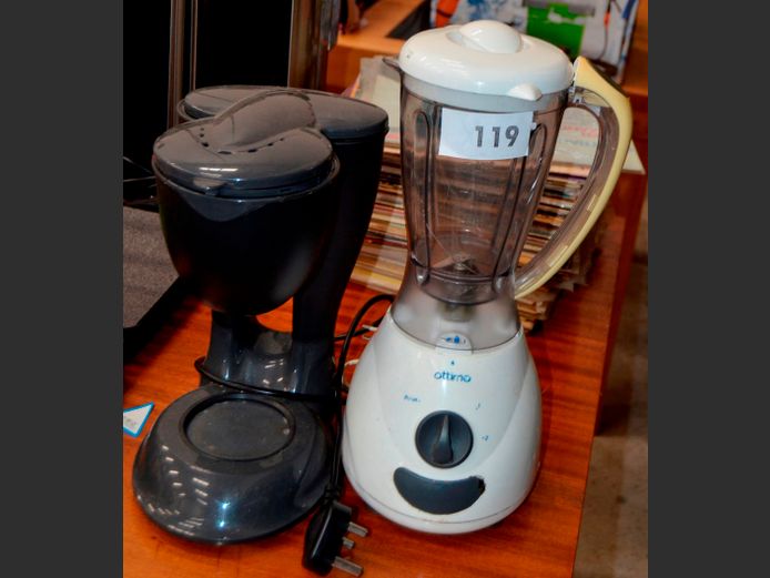 SALTON COFFEE PERCOLATOR & AN OTTIMO BLENDER [Untested, Damaged] [#: 414411578]