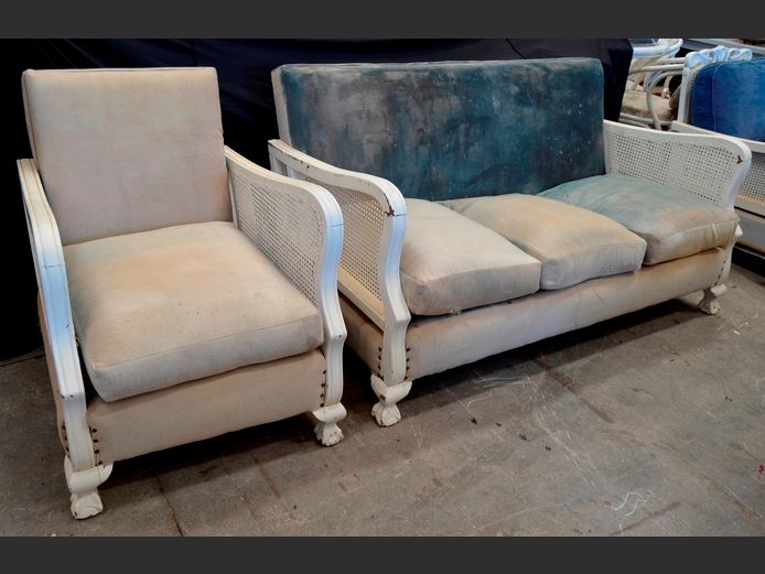 WHITE PAINTED 2-PIECE, 4-SEATER LOUNGE SUITE