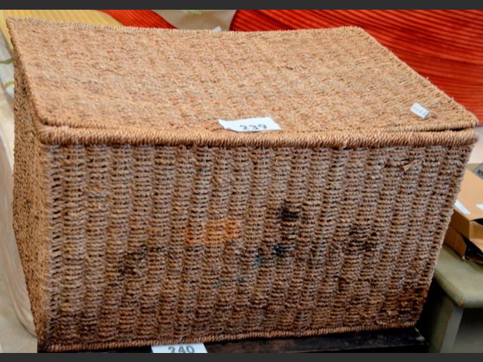 WICKER BASKET, etc 56 x 38 x 32cm [Damaged] [#; 419103198]