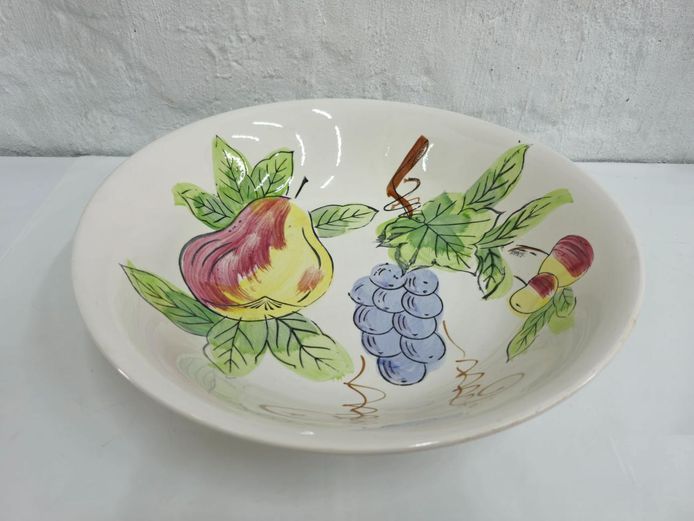 Large Ceramic Fruit Bowl – Vintage Pear, Grapes & Apple Motif
