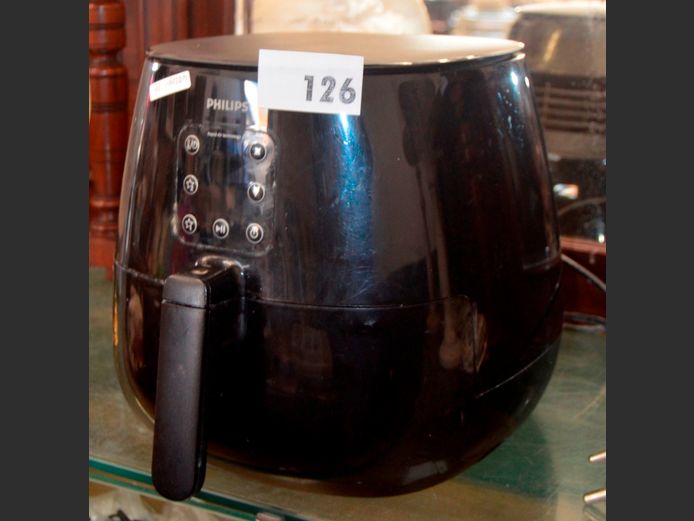 PHILIPS AIR FRYER [Switches on, untested further, damaged]