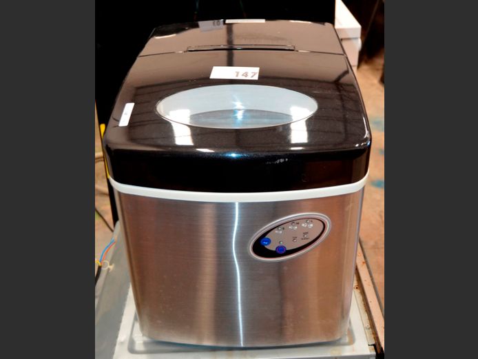 STAINLESS STEEL ICE MACHINE [Switches on, untested further]