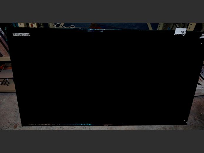 SINOTEC 58" L.E.D. TV [Damaged, cracked screen] ### LICENCE PLEASE ###