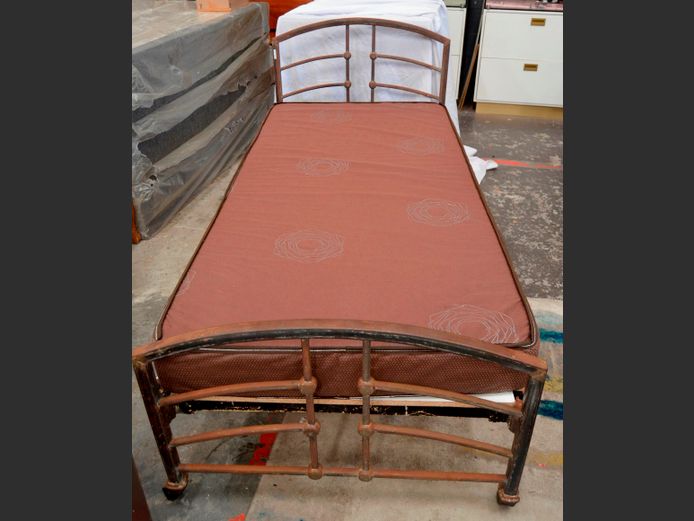 METAL SINGLE DIVAN WITH MATTRESS [Needs re-painting]