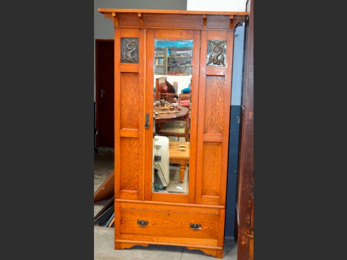 OAK SINGLE DOOR, SINGLE DRAWER BEVELLED MIRROR FRONT WARDROBE, 109 x 50 x 193cm