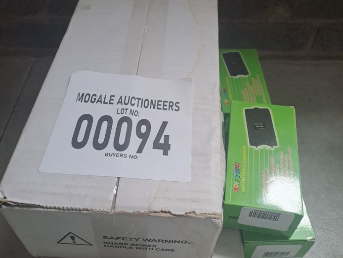 LOT OF 2 ROX SPIKE SHOES 300MM/ ELECTRIC SHOCKER LED FLASHLIGHT SELF-DEFENSE TORCH 800 TYPE 