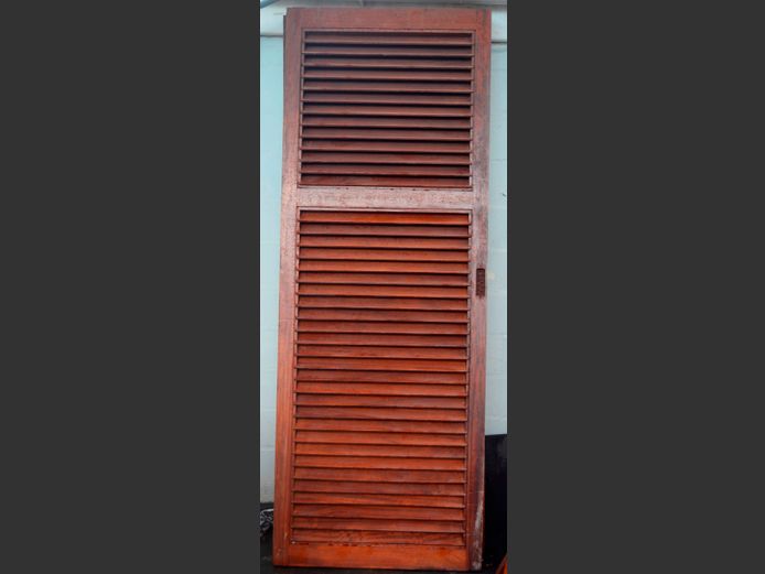 LOT: 3 x MERANTI LOUVRE DOORS, 233 x 81cm