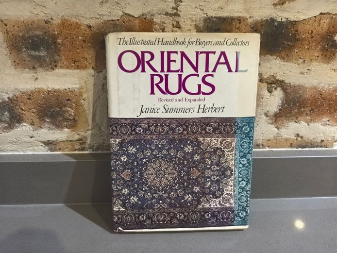 Oriental Rugs: The Illustrated Guide by Janice Summers Herbert