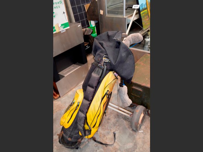 TONEY PENNA GOLF BAG ON TROLLEY WITH 12 CLUBS