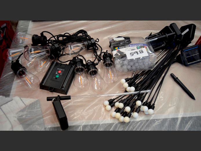 LOT: SOLAR GARDEN SPIKE LIGHTS & STRING LIGHTS [Untested]